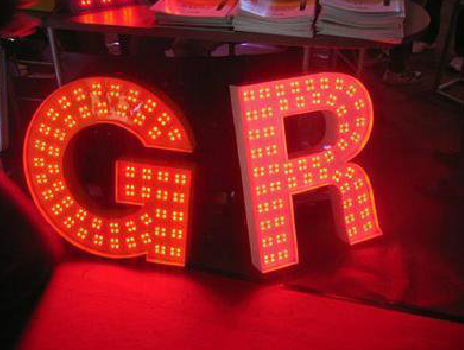 汝阳LED发光字常见的安装误区。